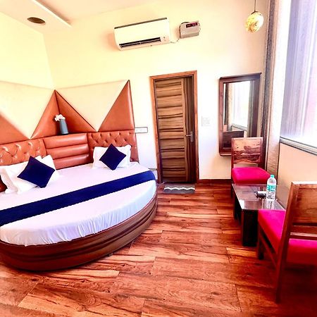 Hotel Woodcrest Zirakpur Chandigarh- Best Family Hotel - Luxurious Rooms - Unit Of Sidham Group Eksteriør bilde