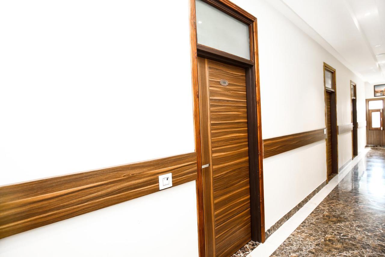 Hotel Woodcrest Zirakpur Chandigarh- Best Family Hotel - Luxurious Rooms - Unit Of Sidham Group Eksteriør bilde
