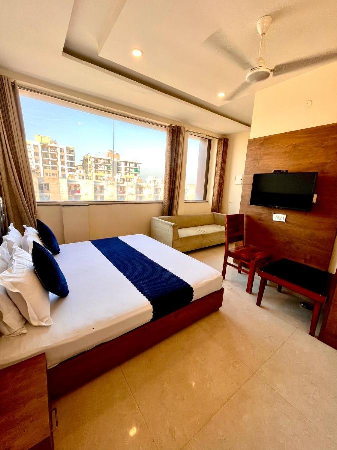 Hotel Woodcrest Zirakpur Chandigarh- Best Family Hotel - Luxurious Rooms - Unit Of Sidham Group Eksteriør bilde