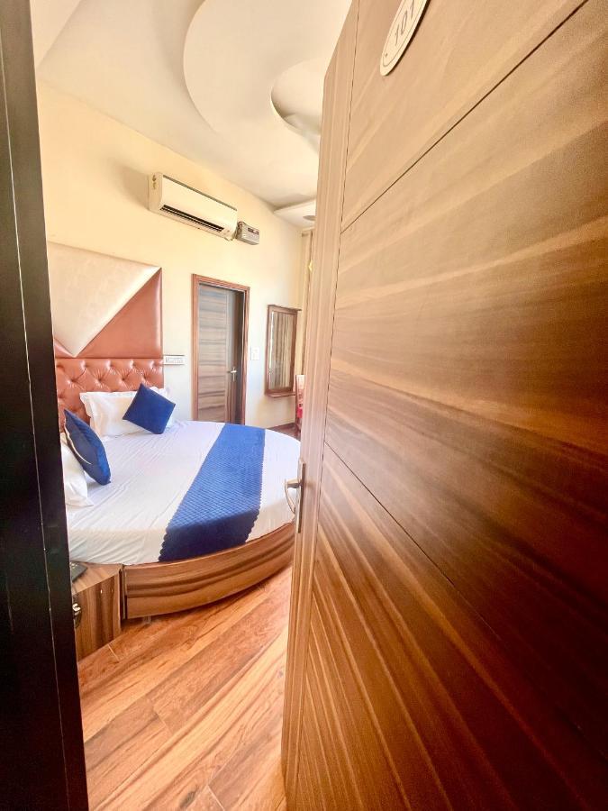 Hotel Woodcrest Zirakpur Chandigarh- Best Family Hotel - Luxurious Rooms - Unit Of Sidham Group Eksteriør bilde