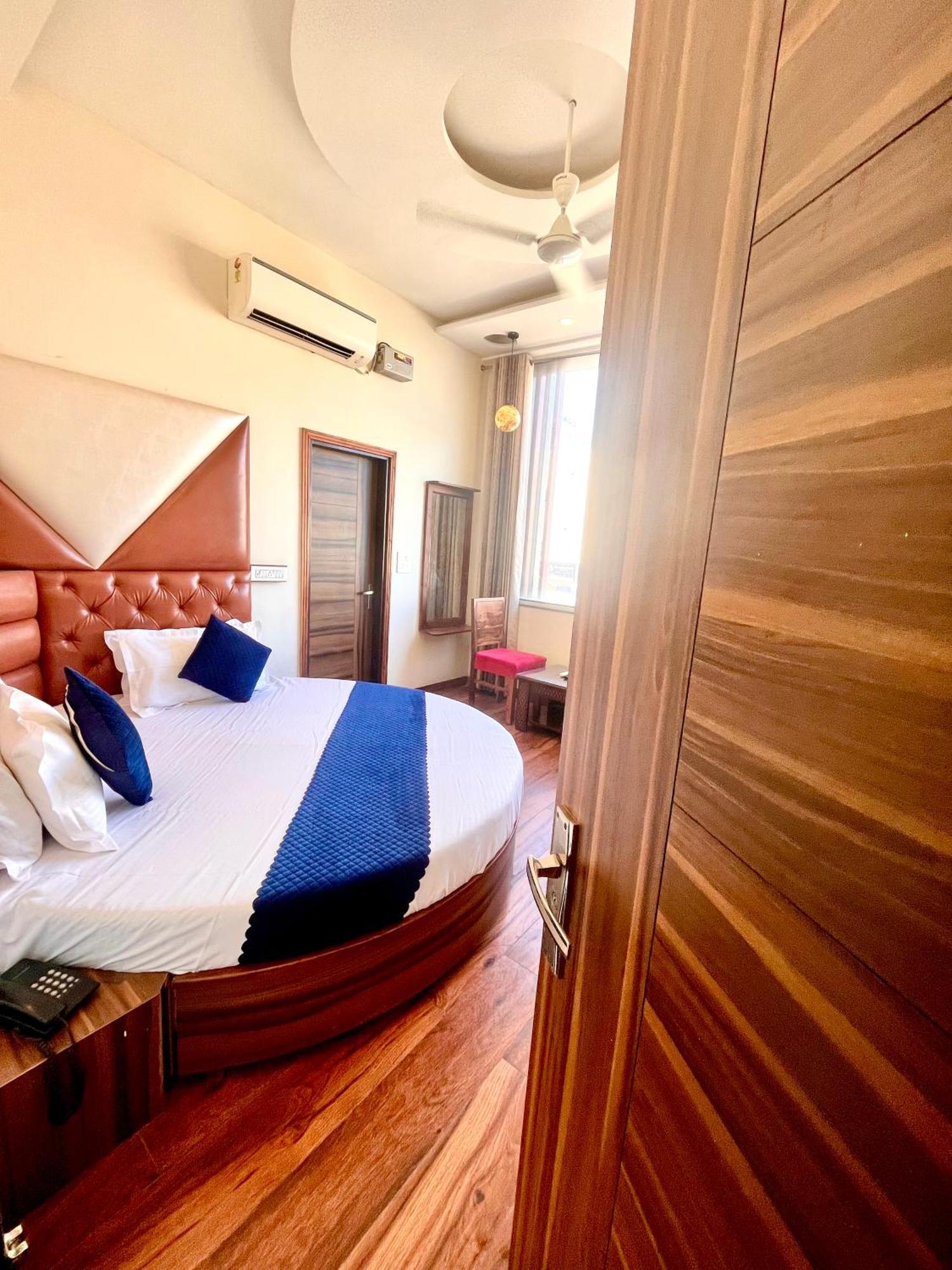 Hotel Woodcrest Zirakpur Chandigarh- Best Family Hotel - Luxurious Rooms - Unit Of Sidham Group Eksteriør bilde