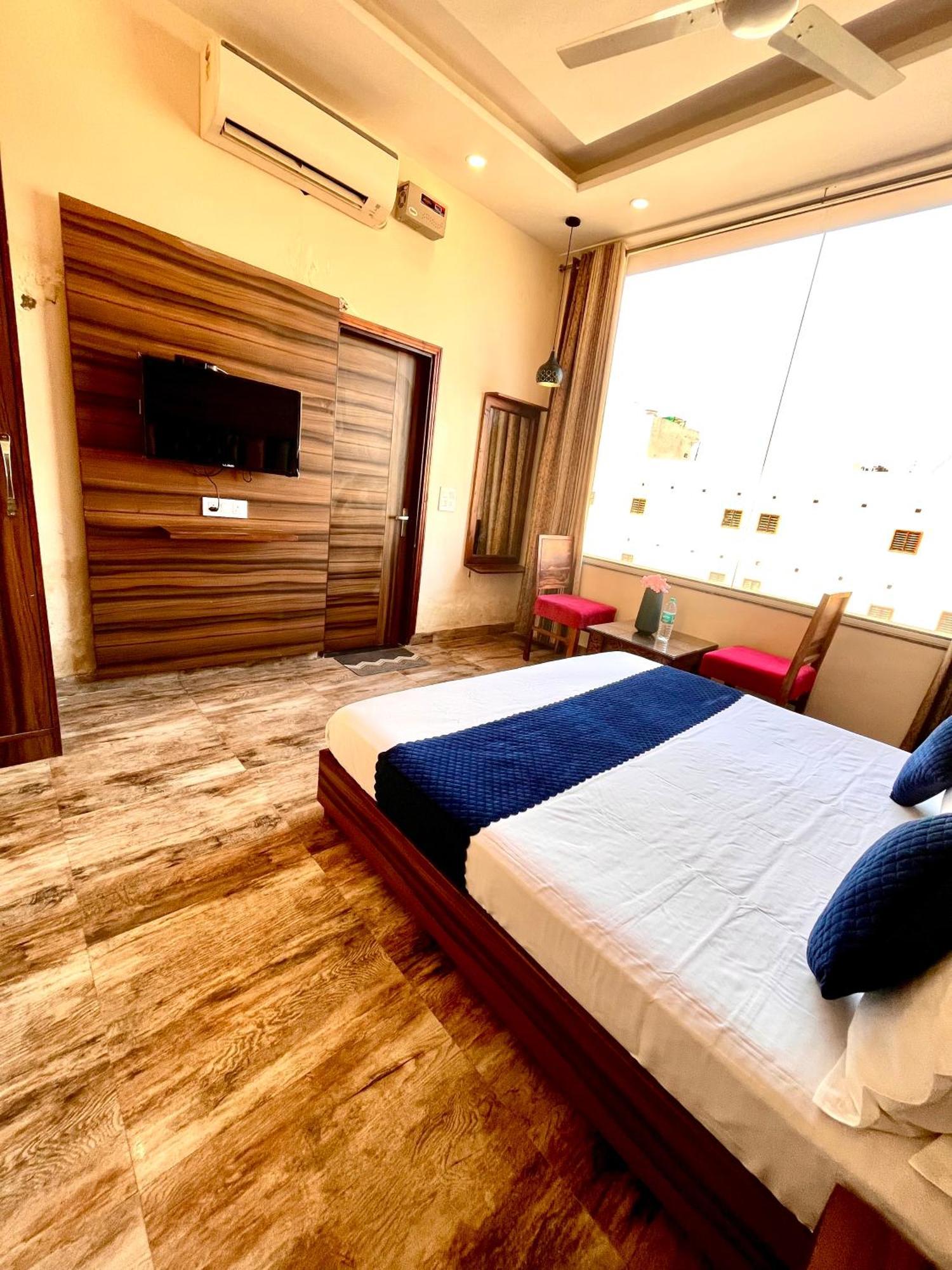Hotel Woodcrest Zirakpur Chandigarh- Best Family Hotel - Luxurious Rooms - Unit Of Sidham Group Eksteriør bilde