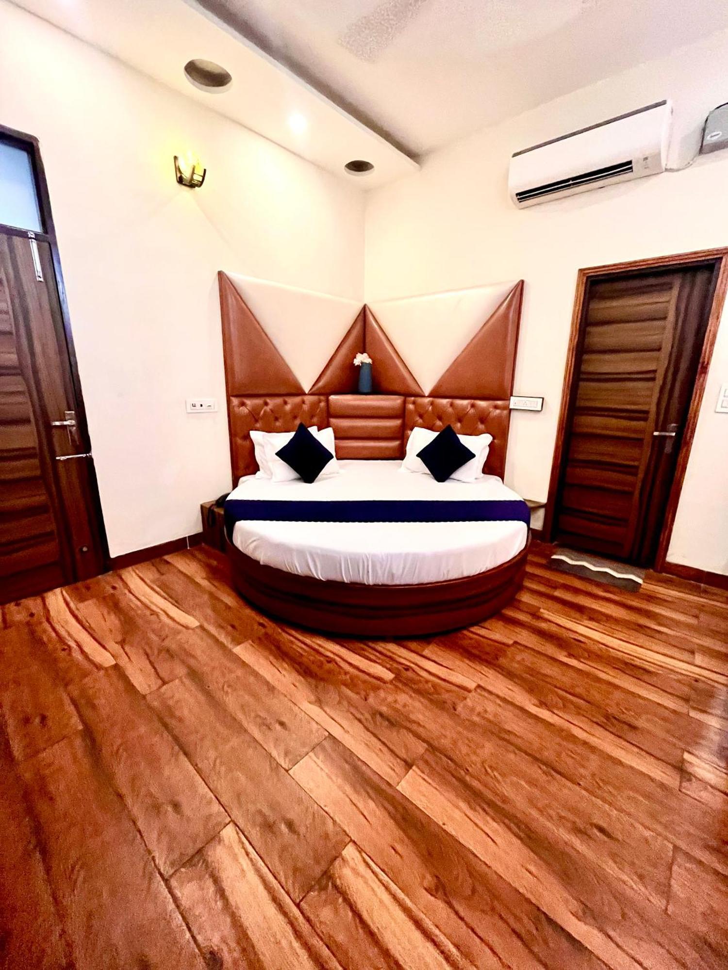 Hotel Woodcrest Zirakpur Chandigarh- Best Family Hotel - Luxurious Rooms - Unit Of Sidham Group Eksteriør bilde